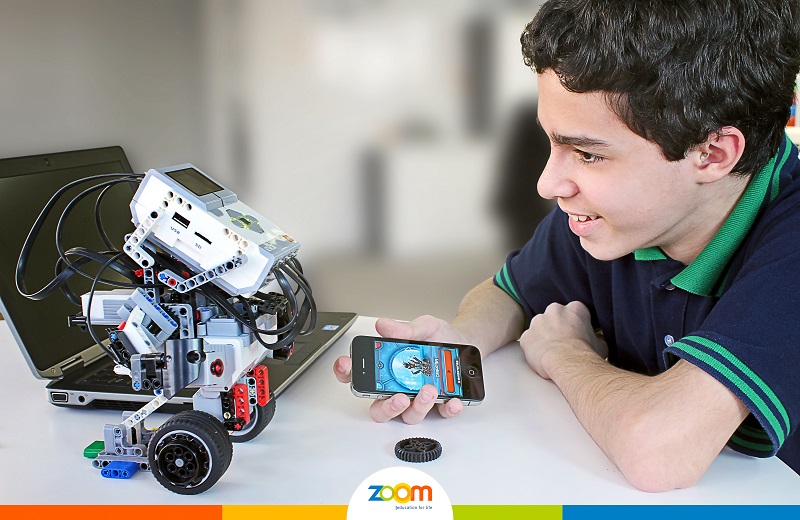 A partir de 2020, crianças entre 8 e 11 anos terão acesso ao ensino de programação e robótica utilizando peças de Lego (Foto: Divulgação)