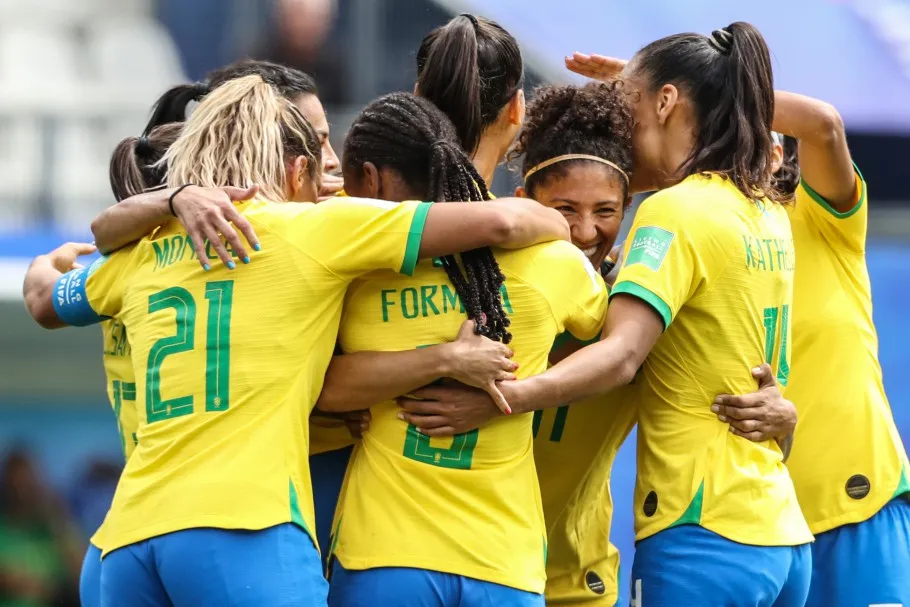 Imagem ilustrativa da imagem Seleção brasileira feminina volta ao top 10 de ranking da Fifa