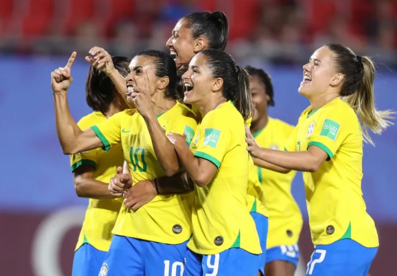 Marta comemora mais um gol pela Seleção