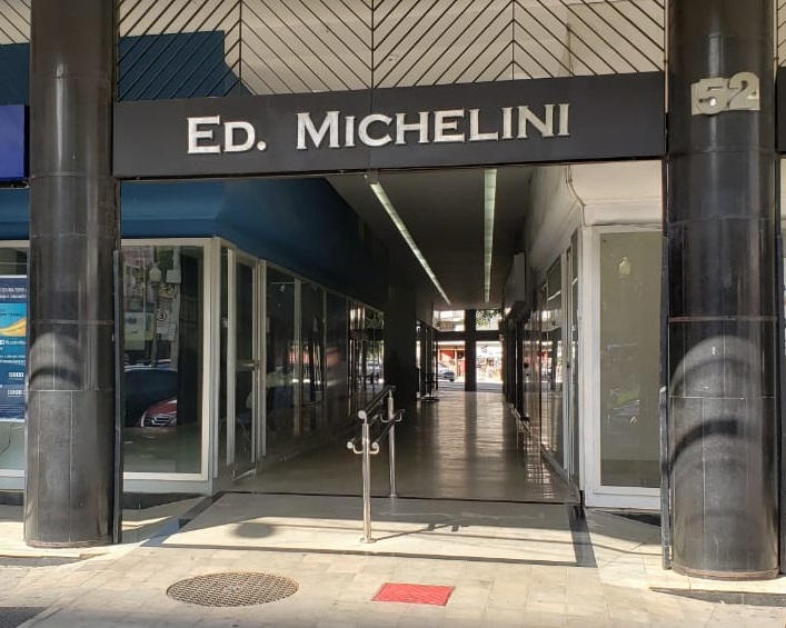 Fachada do edifício Michelini l que foi colocado à disposição pelo governo do Estado (Foto: Cilmar Franceschetto)
