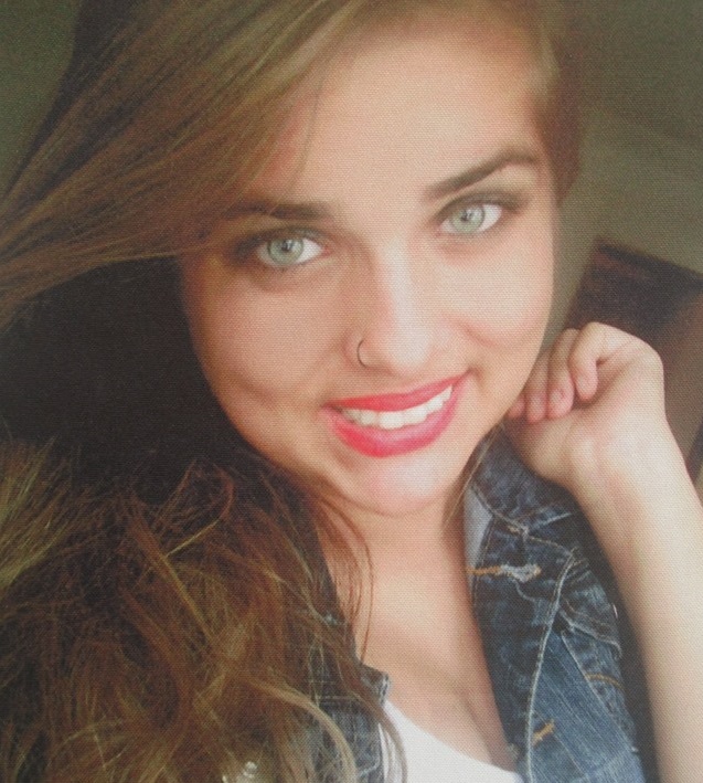 Moradores da cidade relacionaram a ossada à adolescente Amanda Correia da Silva, que desapareceu em 2012. (Foto: Reprodução/Facebook)