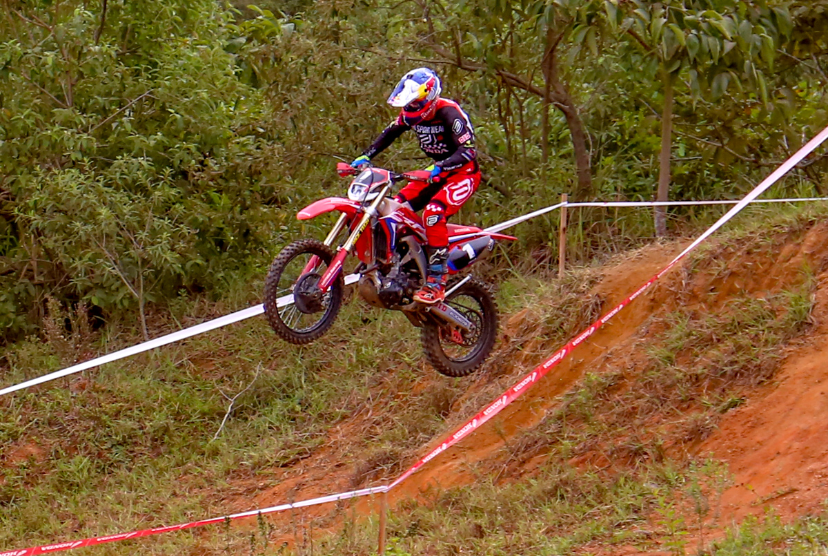 Bruno Crivilin se destaca na etapa Aracruz (ES) do Campeonato Brasileiro de Enduro FIM (Foto: Rogério Leite/Divulgação)