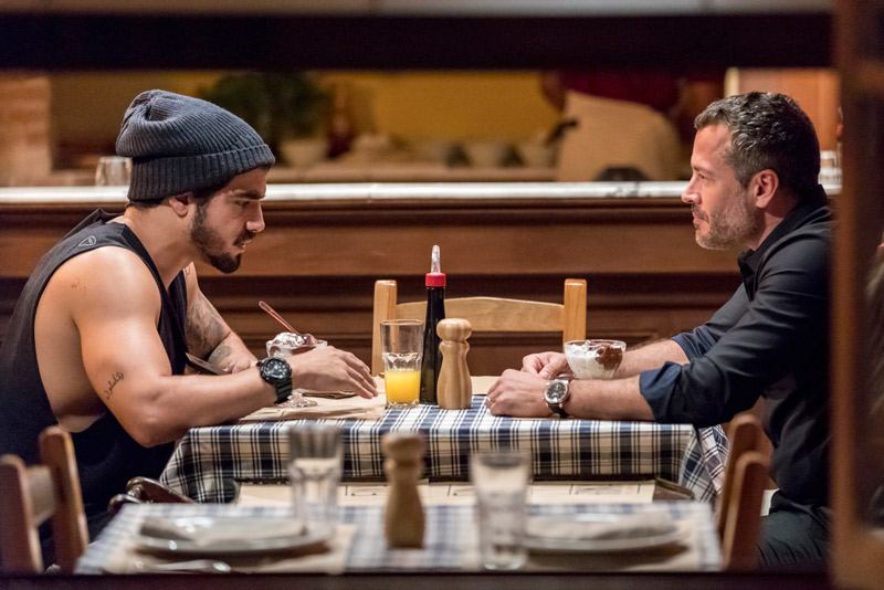 Caio Castro e Malvino Salvador em A Dona do Pedaço (Foto: Paulo Belote/Globo)