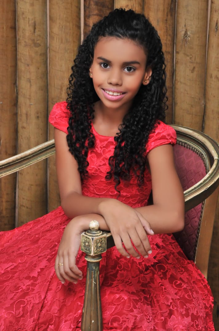 A cantora-mirim Maria Clara (Foto: Divulgação/ Advec)