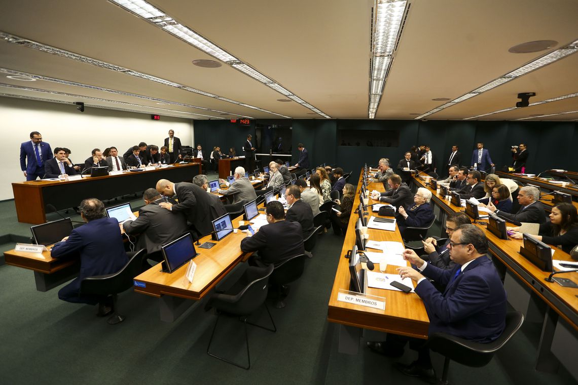 Comissão na Câmara dos Deputados (Foto: Marcelo Camargo/ Agência Brasil)