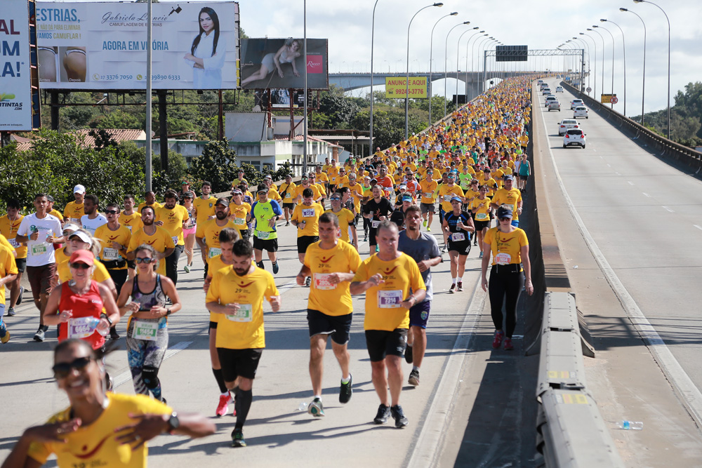 Passagem pela Terceira Ponte segue sendo uma das principais atrações das Dez Milhas (Foto: Divulgação)