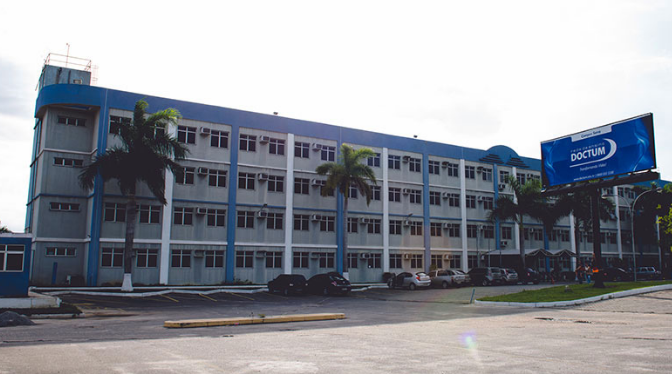 Os atendimentos serão na faculdade Doctum de Laranjeiras, na Serra (Foto: Reprodução/Google Street View)