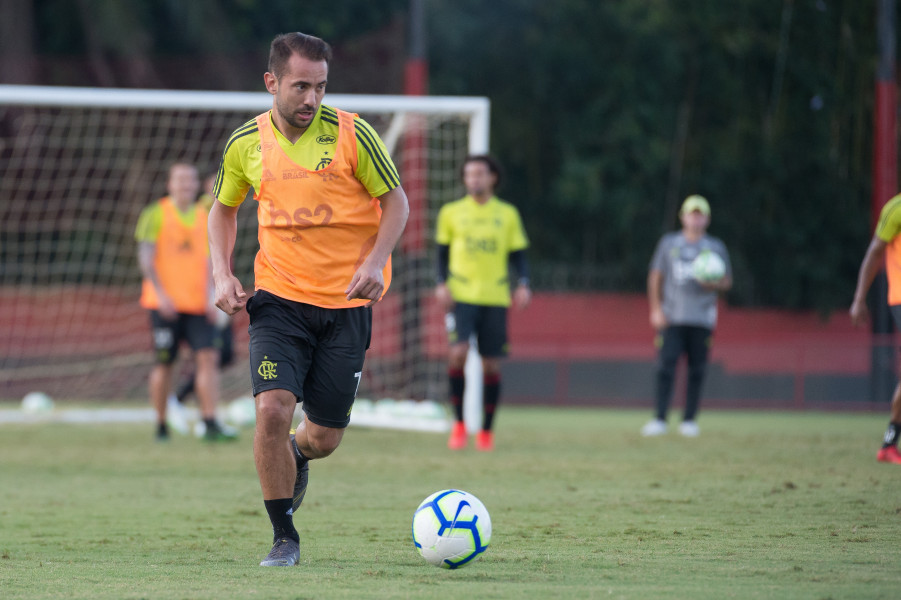 Éverton Ribeiro tem jogado demais pelo Flamengo (Foto: Alexandre Vidal/Fla Imagem)