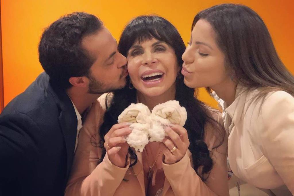 A cantora Gretchen com o filho, Thammy Miranda, e a nora, Andressa Ferreira (Foto: Reprodução / Instagram @thammymiranda)