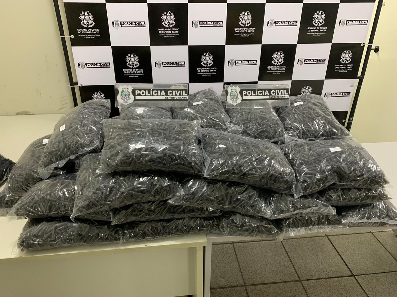 Foram encontrados 33 mil pinos de cocaína vazios (Foto: Divulgação/ PCES)
