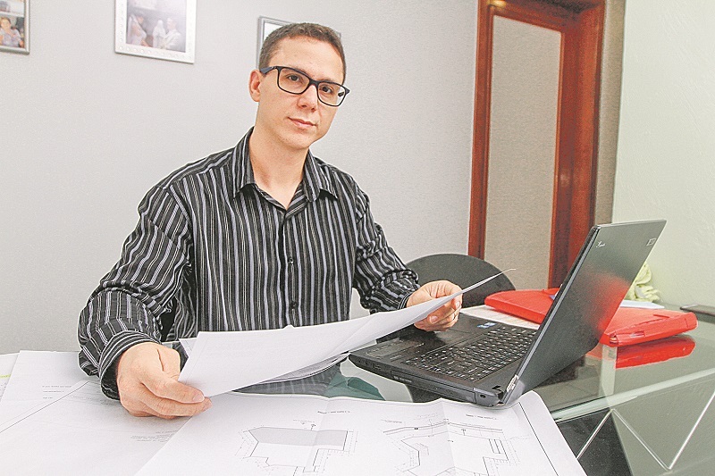 o servidor público Leandro Polonini dorme pouco e tem falta de concentração (Foto: Thiago Coutinho/AT)