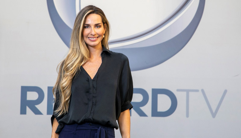 Mariana Weickert na Record (Foto: Edu Moraes)