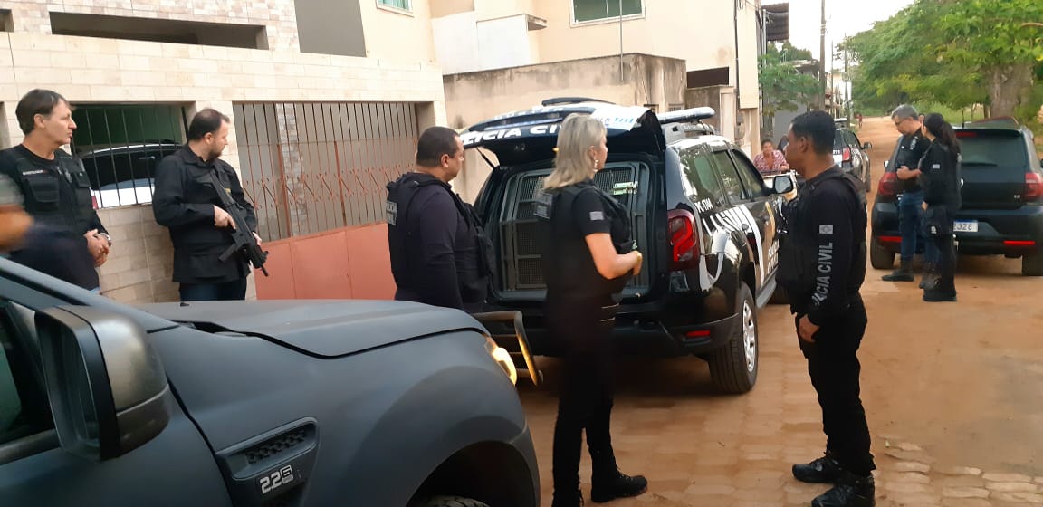 Operação da Polícia Civil na manhã desta quarta (Foto: Divulgação/ PCES)
