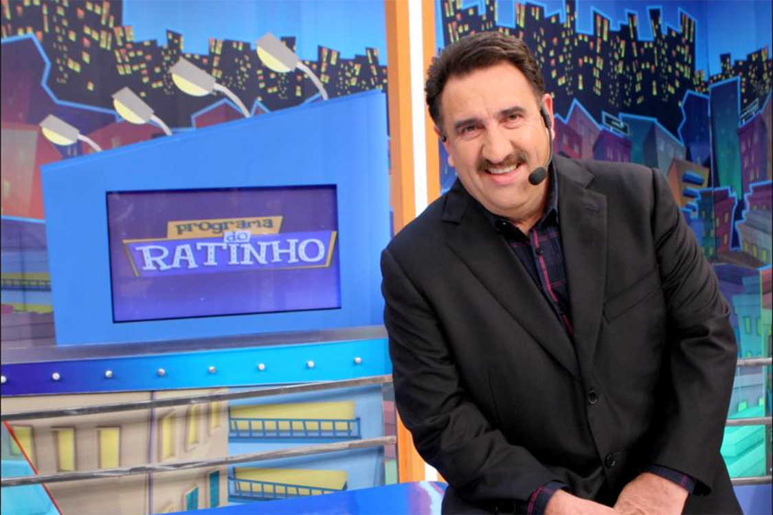 O apresentador revelou estar infectado nas redes sociais e disse não que não apresenta sintomas (Foto: Divulgação/SBT)