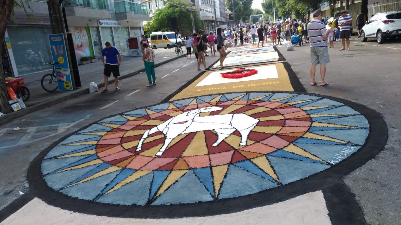 Tapete para celebrar Corpus Christi, em Jardim da Penha (Foto: Bruna Littig)