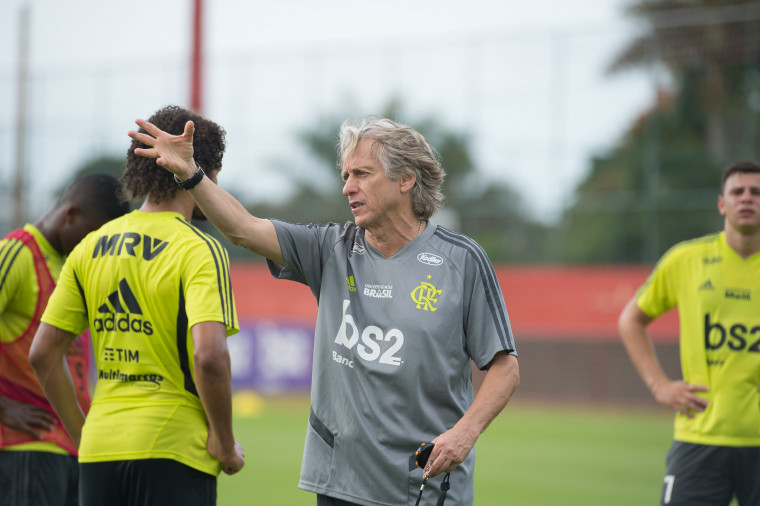 Técnico durante treino do Flamengo (Foto: Alexandre Vidal/ Fla Imagem/ Divulgação)