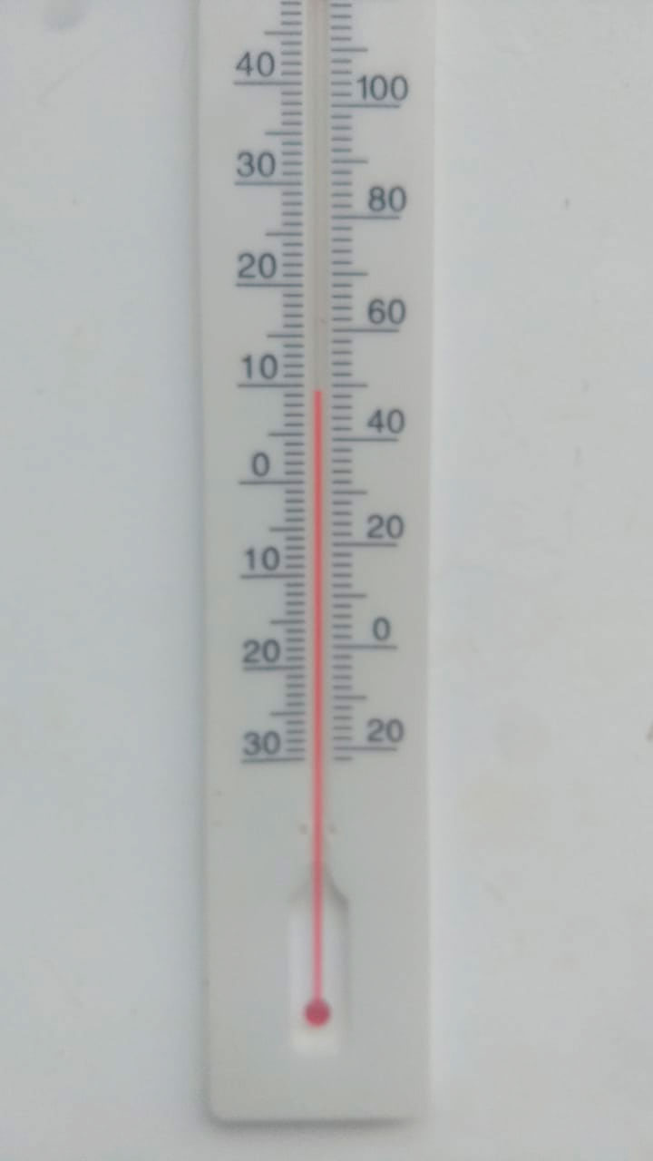 Imagem registrada pelo internauta Solivan Plaster mostra a temperatura de 9º C em Santa Maria de Jetibá (Foto: Solivan Plaster / Compartilhado via WhatsApp)