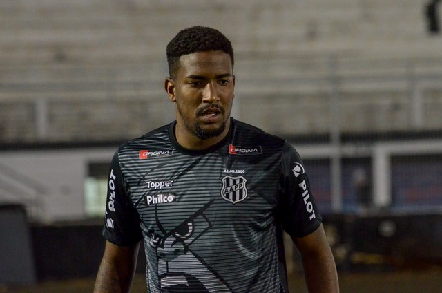 Thalles Lima estaria voltando de um baile funk (Foto: Álvaro Jr/ PontePress)