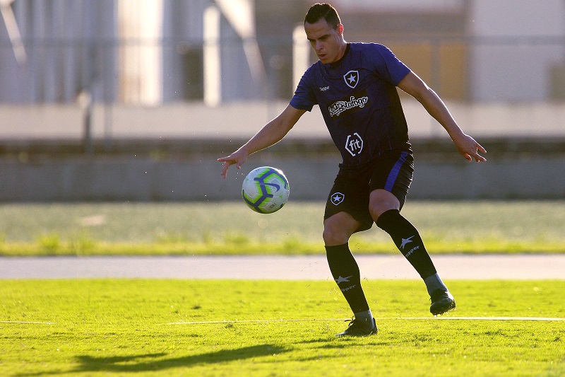 O capixaba Victor Rangel tem 28 anos e já atuou por diversos clubes do Estado, como Vitória e Espírito Santo-SE (Foto: Vítor Silva/Botafogo)