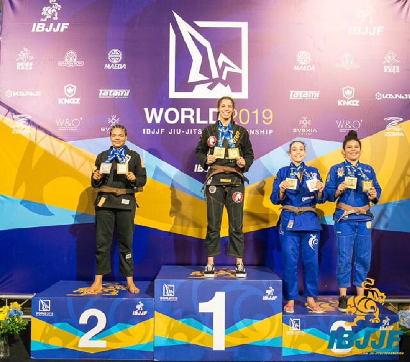 Yara Soares foi campeã na categoria classe aberta, derrotando sua algoz na semifinal da super-pesados (Foto: Acervo pessoal)
