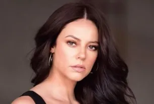 Imagem ilustrativa da imagem Paolla Oliveira será rainha do bloco de Elymar Santos no Complexo do Alemão