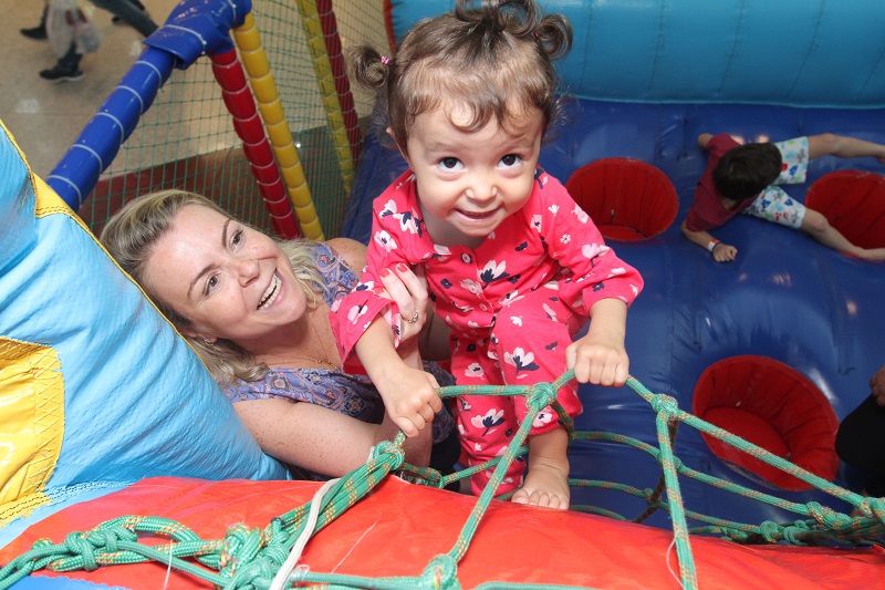 Luciana levou a filha para se divertir no Toy Company (Foto: Dayana Souza/ AT/ 26/07/2019)