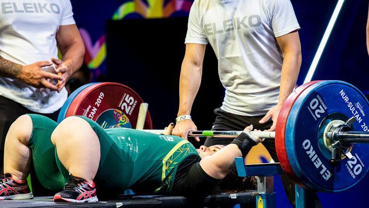 Mariana, de 21 anos, conseguiu levantar 120 kg e estabeleceu novo recorde das Américas para a divisão até 67 kg (Foto: Ivo Felipe - Comitê Paralímpico Brasileiro)