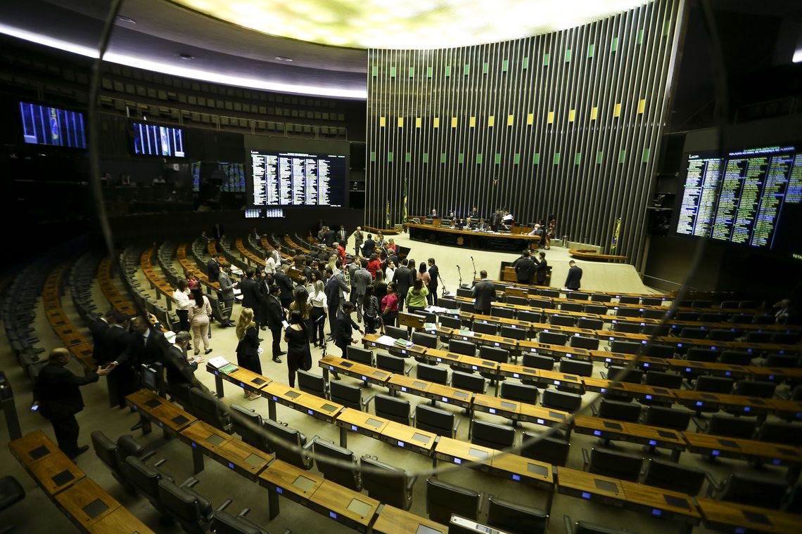 O texto precisa do voto favorável de pelo menos 308 deputados em dois turnos de votação (Foto: Marcelo Camargo/ Agência Brasil)