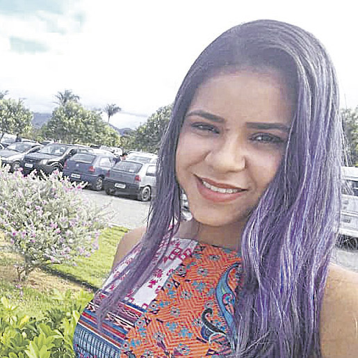 Carla morreu no acidente na Rodovia do Sol (Foto: Reprodução)