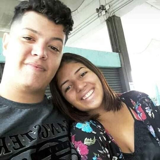 Renan ao lado da Luiza (Foto: Reprodução/ Facebook)