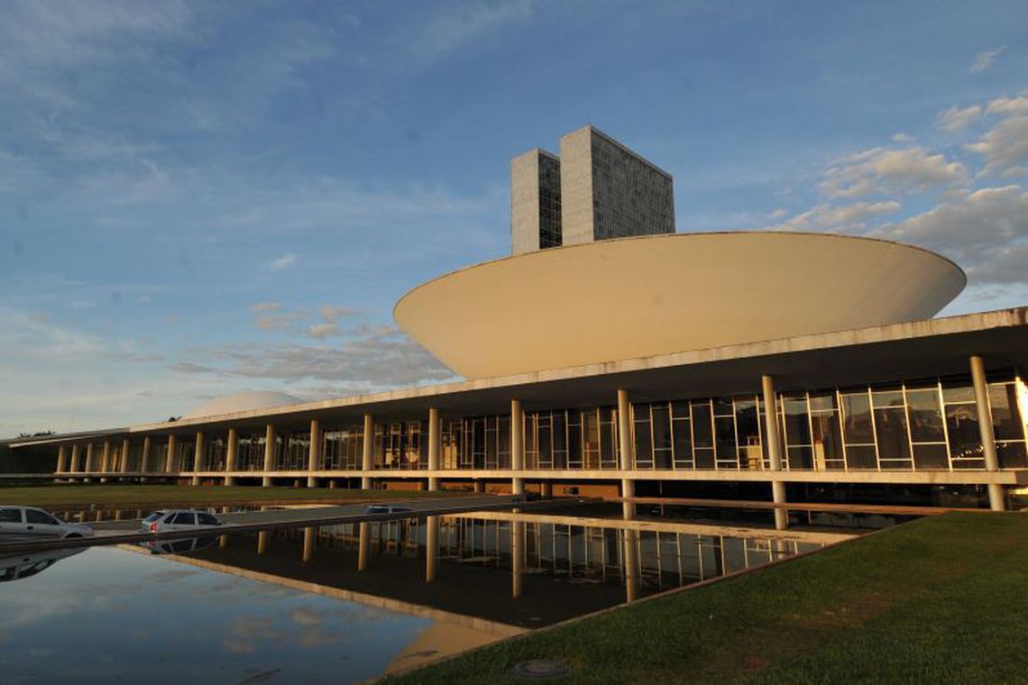 A Câmara e o Senado pagam pensões mensais de até R$ 35 mil a filhas solteiras de ex-parlamentares e ex-servidores (Foto: Arquivo/Agência Brasil)