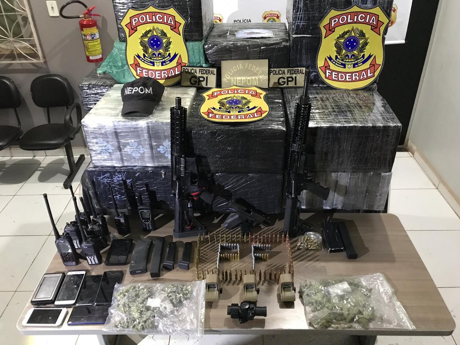 Droga apreendida em fazenda (Foto: Polícia Federal - Divulgação)