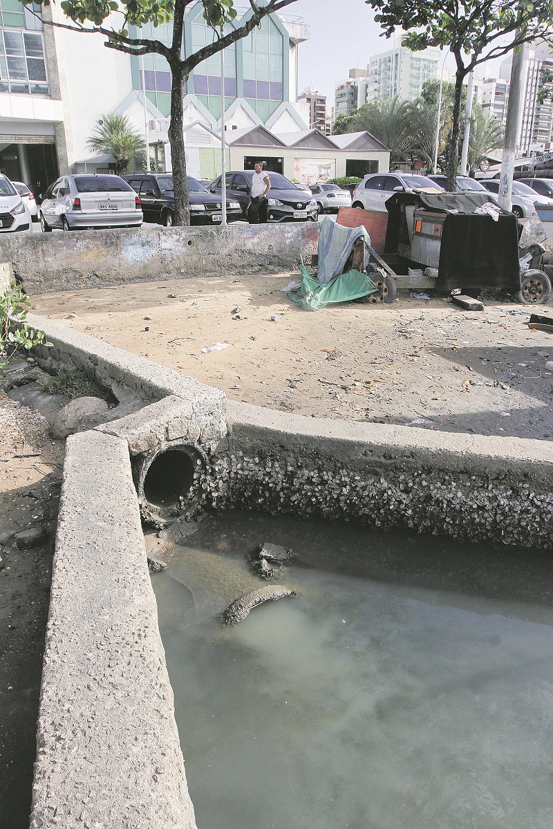 Rede de drenagem da rua Moacyr Strauch vai passar por obras (Foto: Dayana Souza/AT)