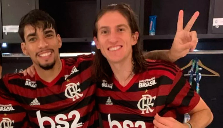 Filipe Luis ao lado de Lucas Paquetá, após a conquista da Copa América (Foto: Reprodução / Instagram)