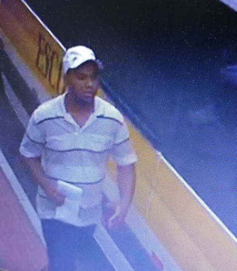 De acordo com a Polícia Civil, ele esconde o espelho no boné (Foto: Divulgação/ Sesp)