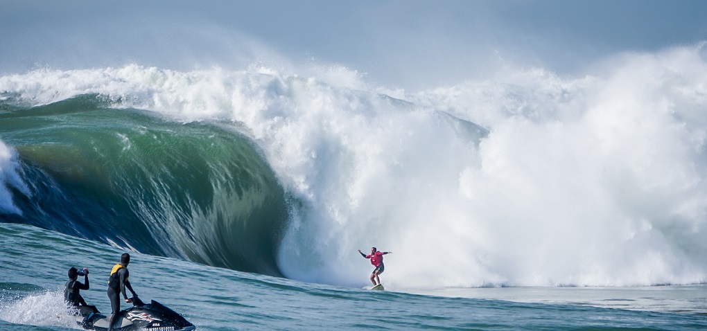 O surfista Ian Vaz encontrou a onda