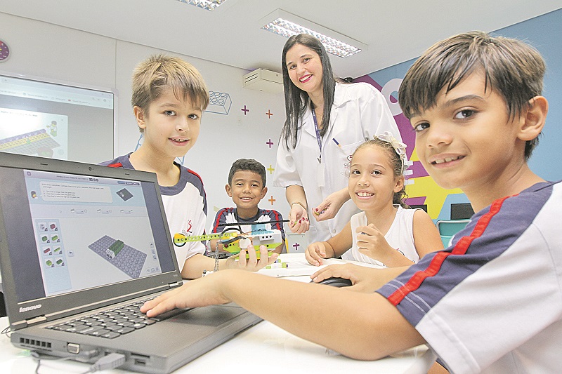 Na foto: esquerda pra direitaPedro Almeida, Pedro CyrilloBeatriz de Azevedo e Vinícios Soeiro (Foto: Dayana Souza)