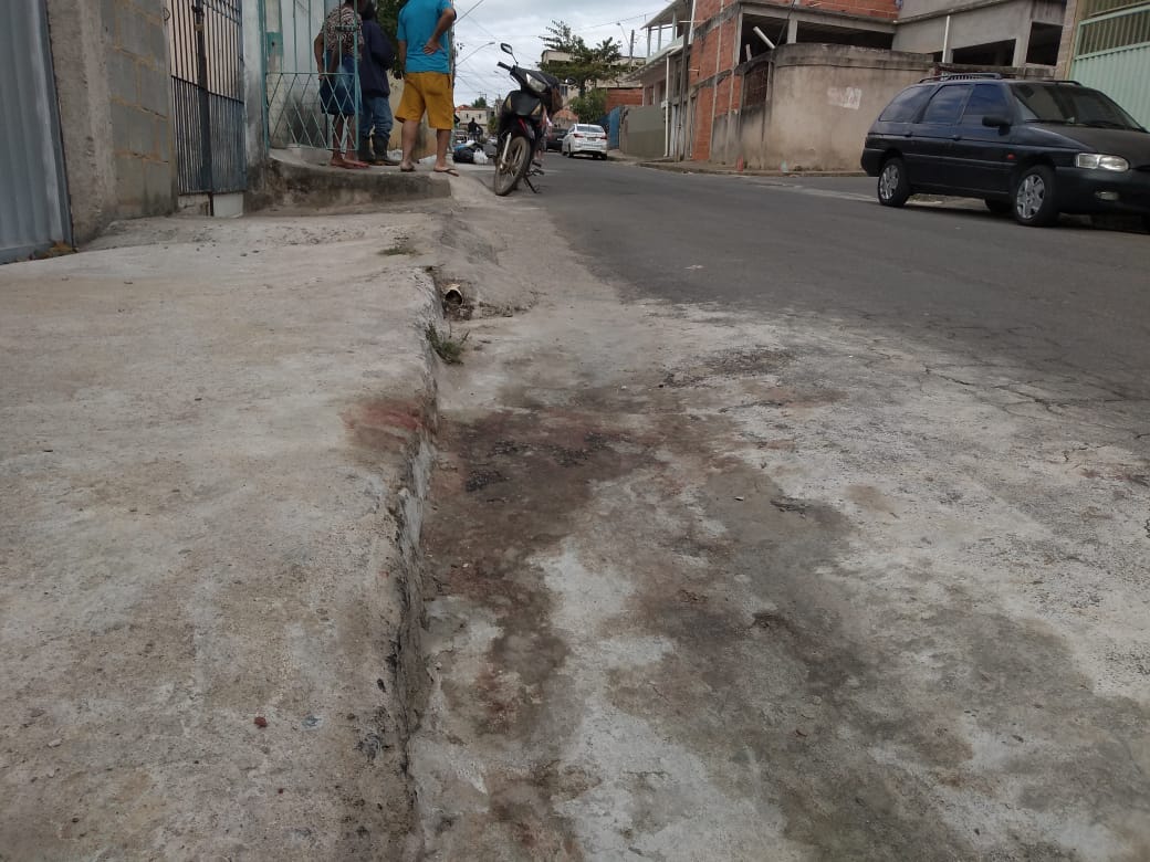 Rua onde jovem foi morta (Foto: Fábio Nunes/ AT/ 17/07/19)
