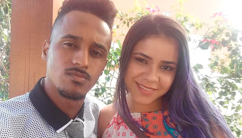 Lucas Oliveira e Carla Zamerim passavam de moto pela Rodovia do Sol (Foto: Acervo Pessoal)