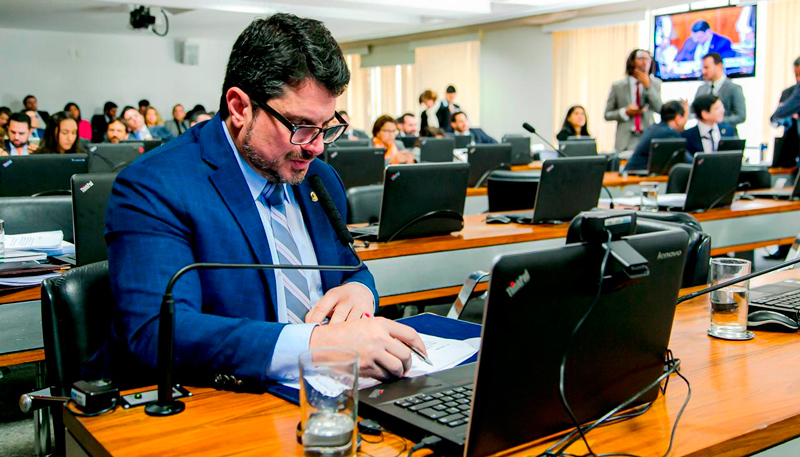 Marcos do Val, durante sessão do Senado (Foto: Assessoria)