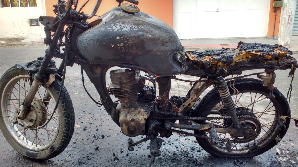 Moto teve perda total (Foto: Divulgação)