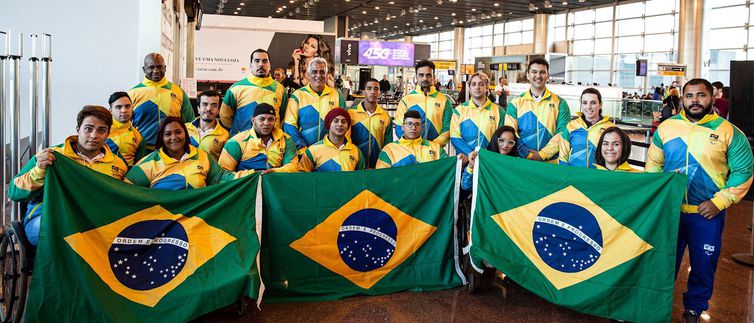 Equipe brasileira no Mundial Paralímpico de Halterofilismo, em Nur-Sultan, no Cazaquistão (Foto: Divulgação/ Comitê Paralímpico Brasileiro)