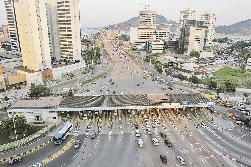 Pedágio da Terceira Ponte, em Vitória: usuários da rodovias privatizadas nem sempre conhecem seus direitos. (Foto: Beto Morais 14/06/2018)