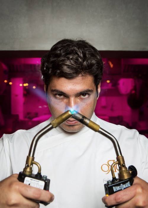 Felipe Bronze, apresentador do "Perto do Fogo" (Foto: Divulgação / Facebook)