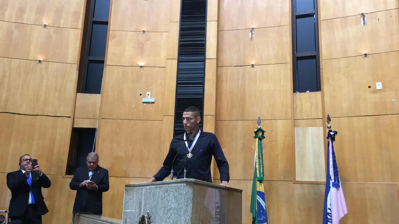 O jogador chegou ao Estado para participar de eventos (Foto: Thiago Sobrinho)