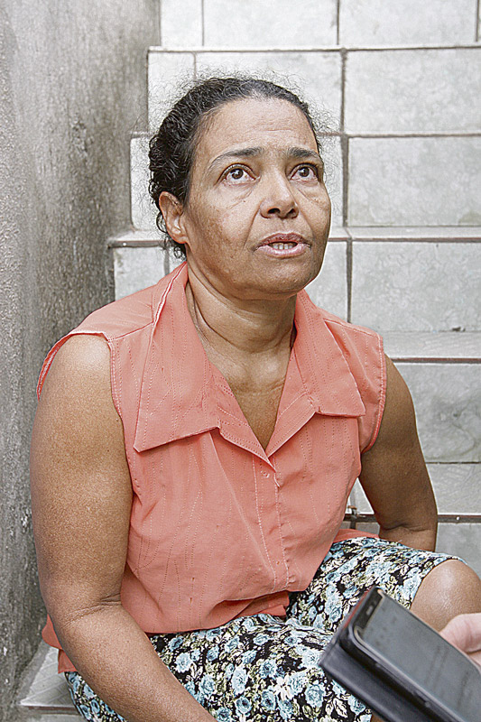 Rosalina Soares tentou evitar (Foto: Fábio Nunes/AT)
