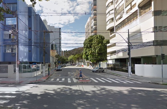 (Rua Elesbão Linhares, na Praia do Canto - Foto: Google Maps)