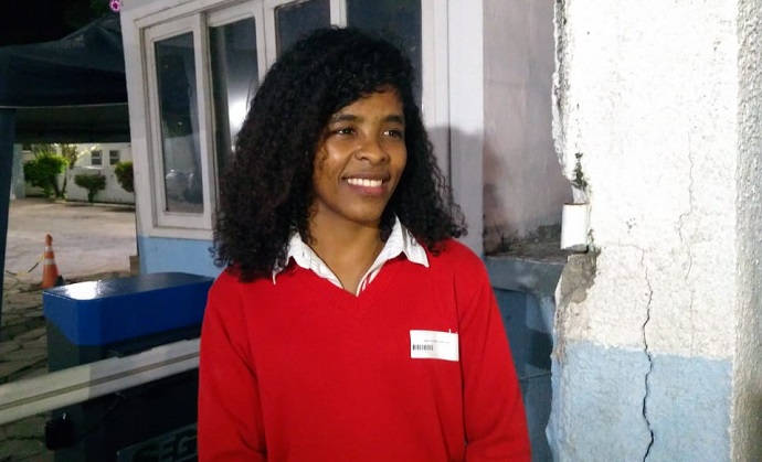 Thaís Oliveira Pereira ajudou no parto dentro do ônibus (Foto: Keila Lopes/AT)