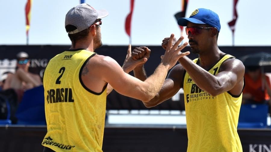 Thiago e Oscar formam a dupla do vôlei de praia masculino, que estreia nesta quarta (24) no Pan (Foto: CBV)