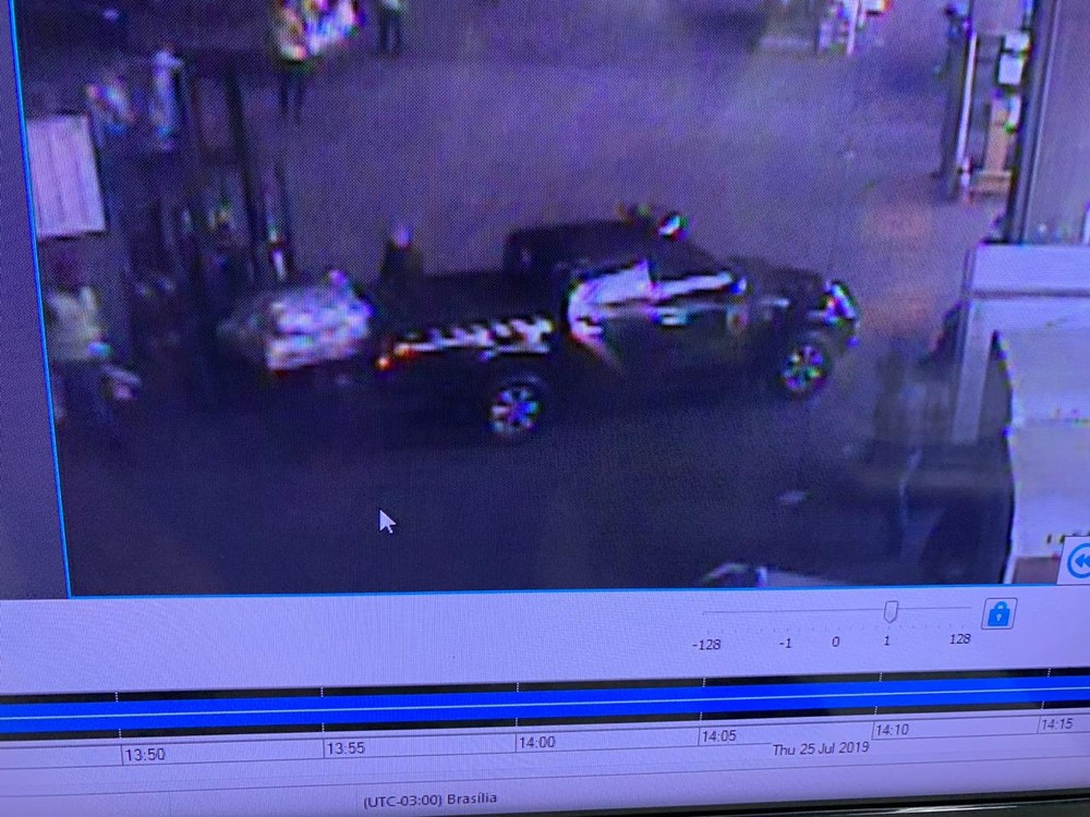 Uma viatura clonada da Polícia Federal foi utilizada no crime (Foto: Reprodução)